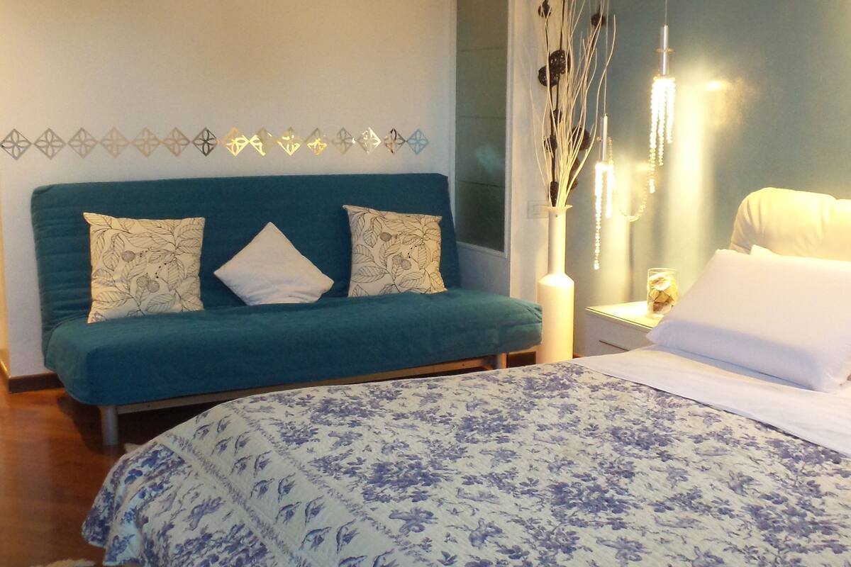 Luxury Quadruple Room | Blackout curtains, cots/infant beds, free WiFi, bed sheets