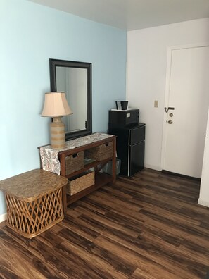 Habitación doble, 2 camas Queen size | Microondas