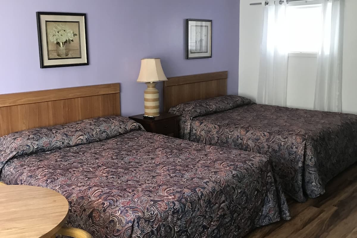 Tweepersoonskamer, 2 queensize bedden | Gratis wifi, beddengoed