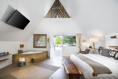 Ocean Front Master Suite | Ropa de cama de alta calidad y minibar