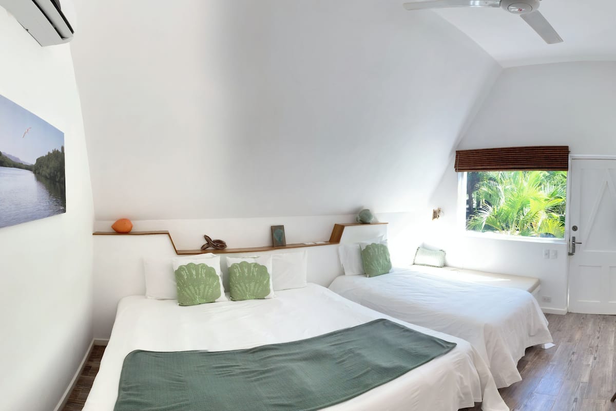 1 bedroom, premium bedding, minibar, in-room safe