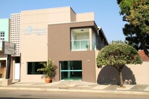 Fachada da propriedade