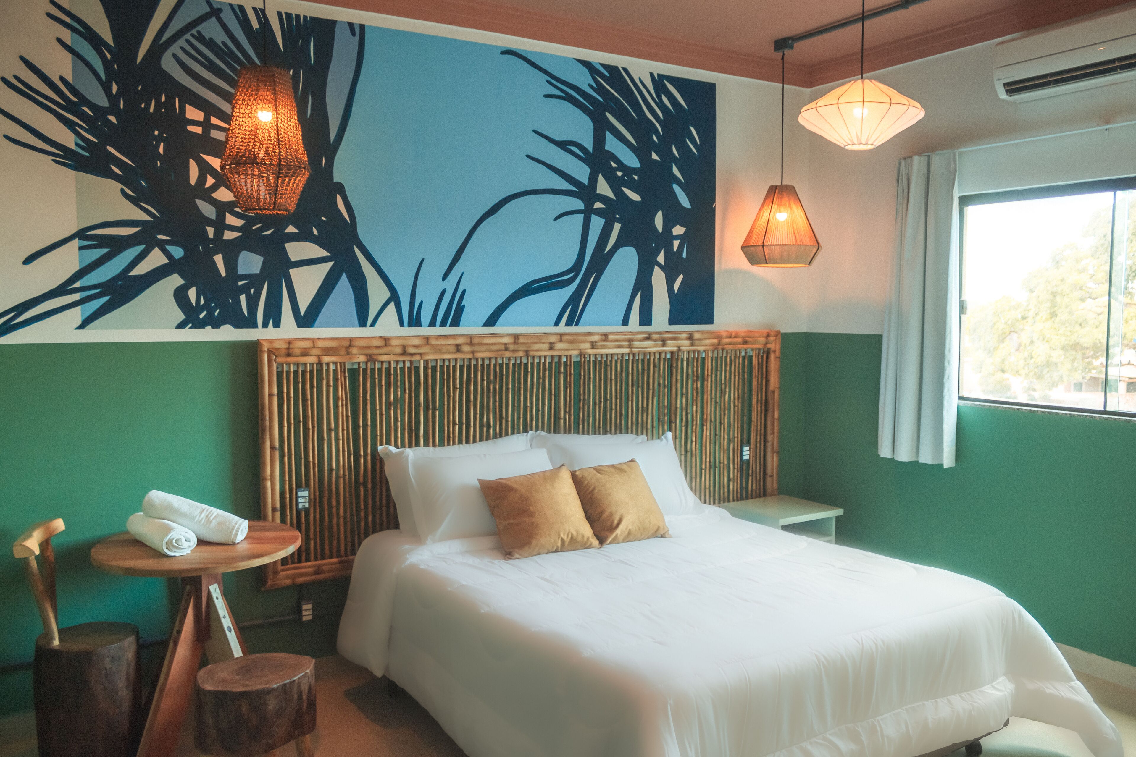 Free WiFi, bed sheets