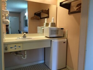 Free toiletries, hair dryer, towels - Flamingo Inn (Kissimmee)