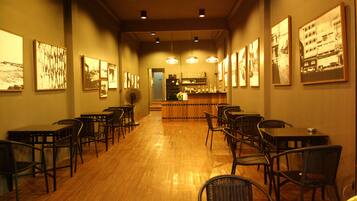 อาหารและเครื่องดื่ม