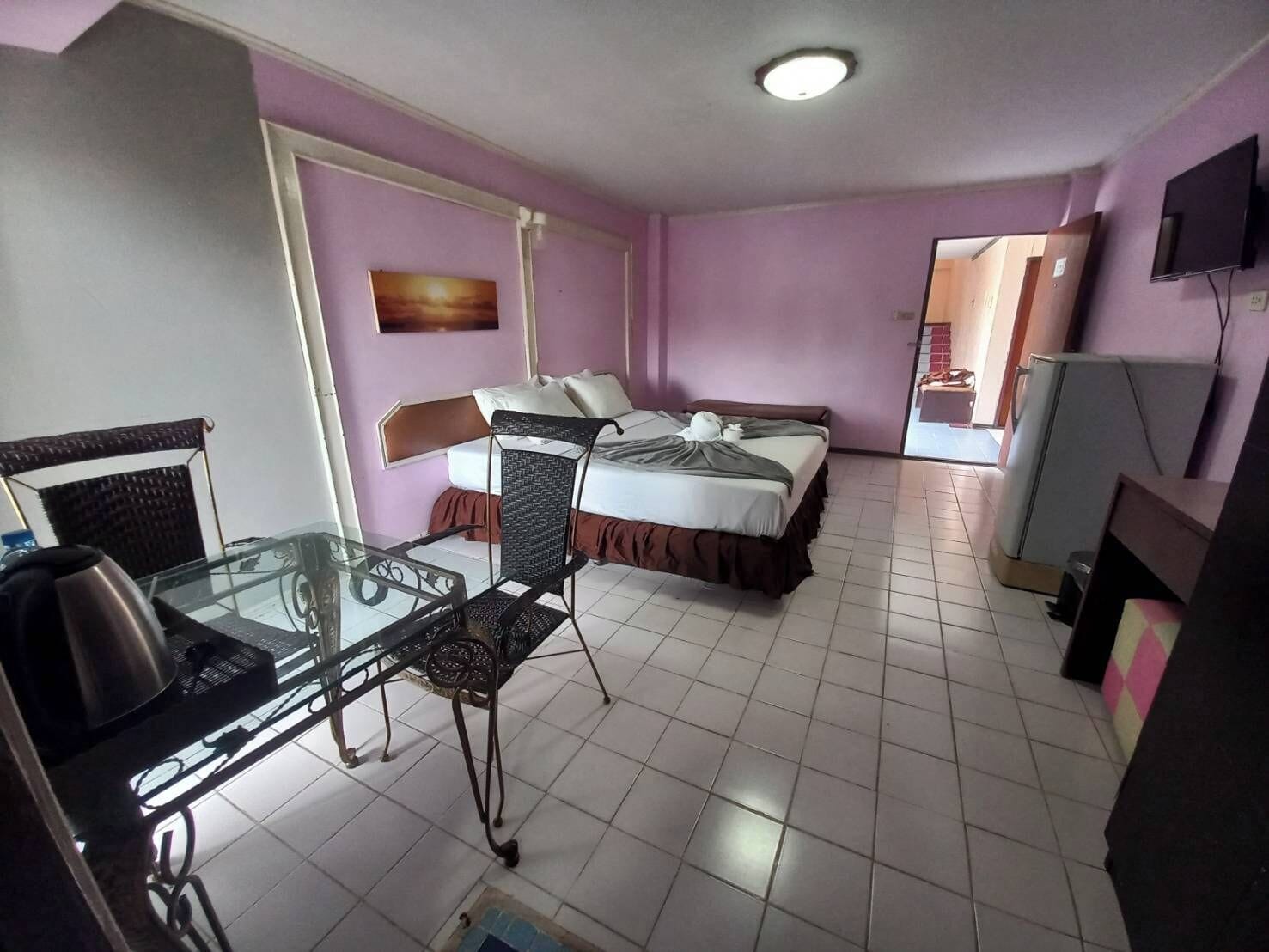 Standard-Doppelzimmer | Zimmersafe, kostenloses WLAN, Bettwäsche