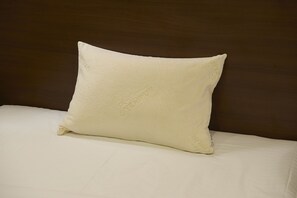 Premium bedding, blackout curtains, free WiFi, bed sheets - Sotetsu Fresa Inn Ochanomizu Jimbocho (Tokyo)