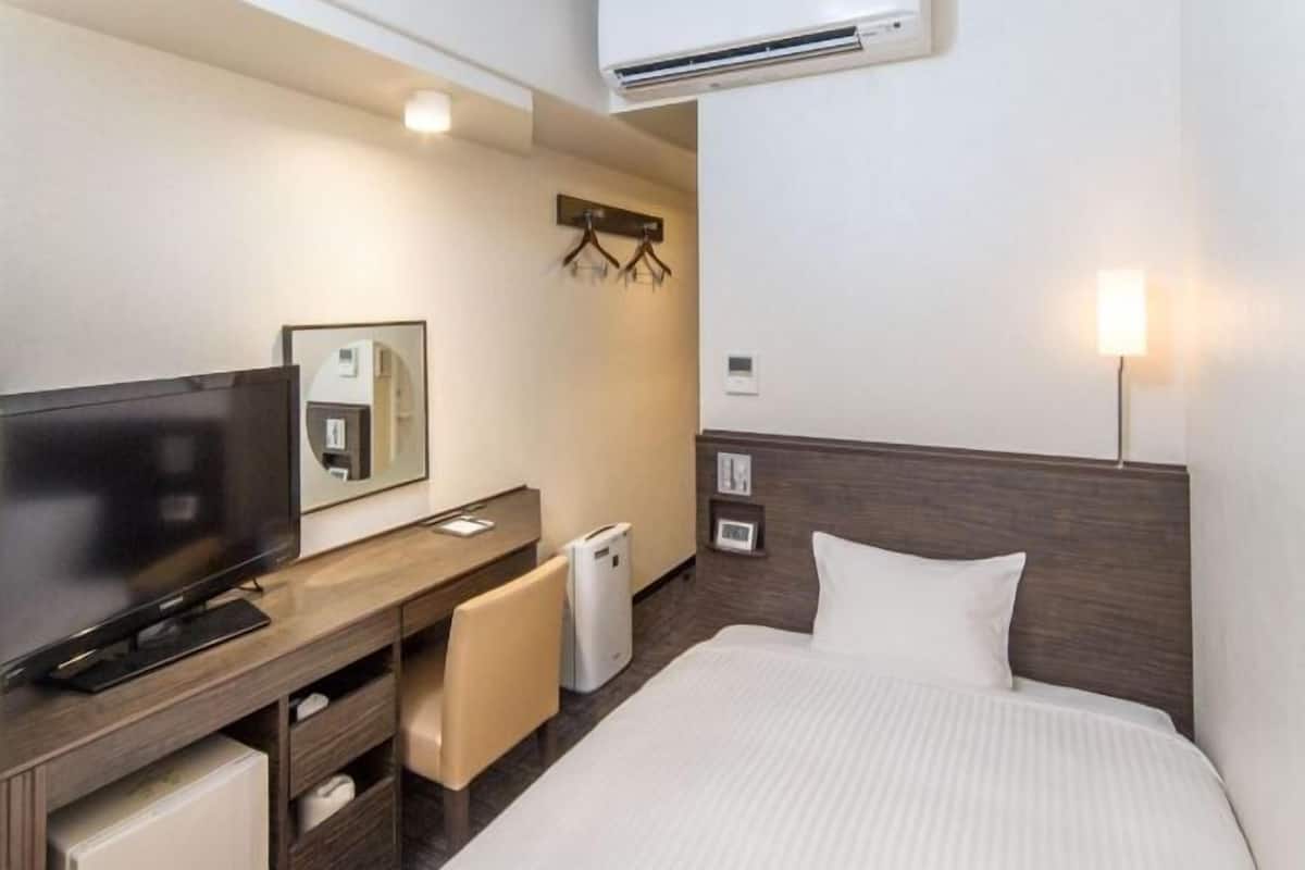 Luxe beddengoed, verduisterende gordijnen, gratis wifi, beddengoed