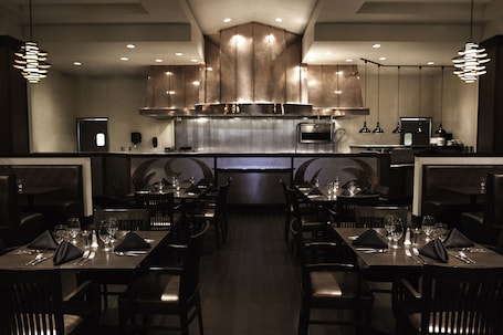 2 restaurants, breakfast, lunch, dinner served; Regional cuisine. Blue Lake Casino & Hotel