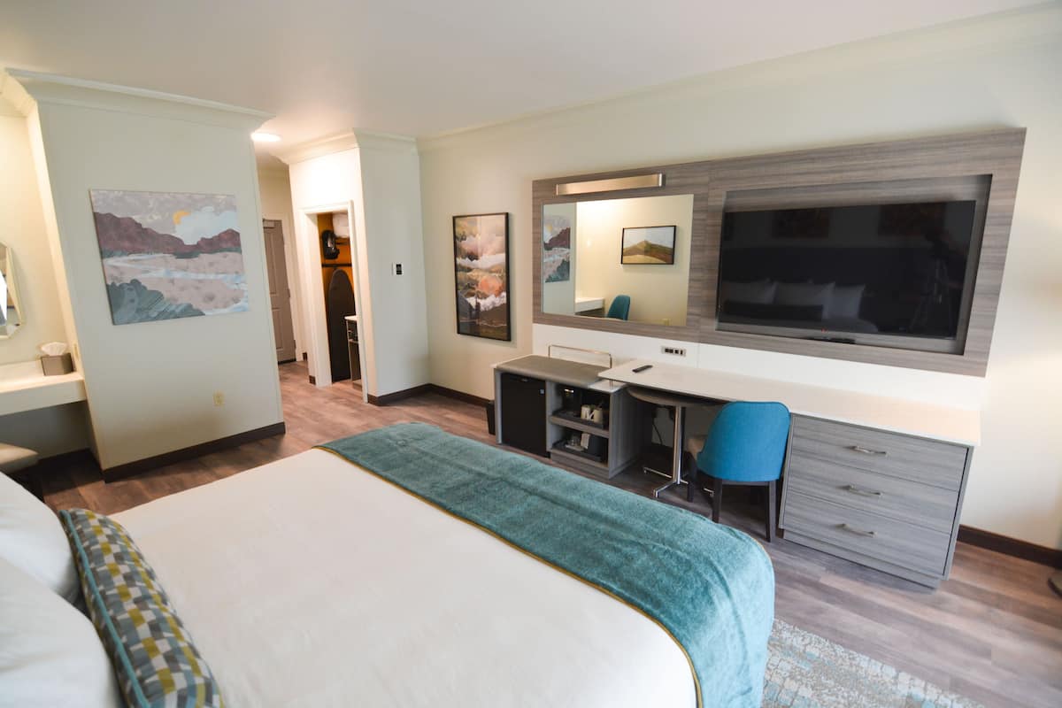 Premium bedding, pillow-top beds, in-room safe, desk