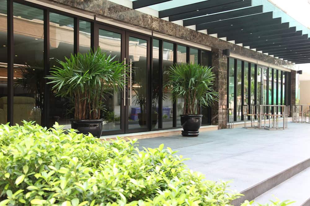 Thomson Hotel Huamark
