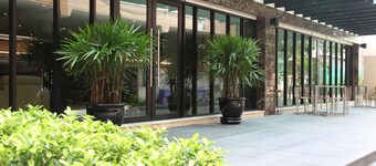 Thomson Hotel Huamark