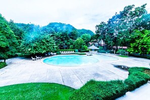 Piscine extérieure
