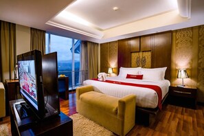 Junior Suite Ocean View King Bed | Minibar, in-room safe, desk, blackout curtains - Emersia Hotel & Resort (Bandar Lampung)