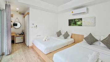 Minibar, caja de seguridad en la habitación y cortinas blackout