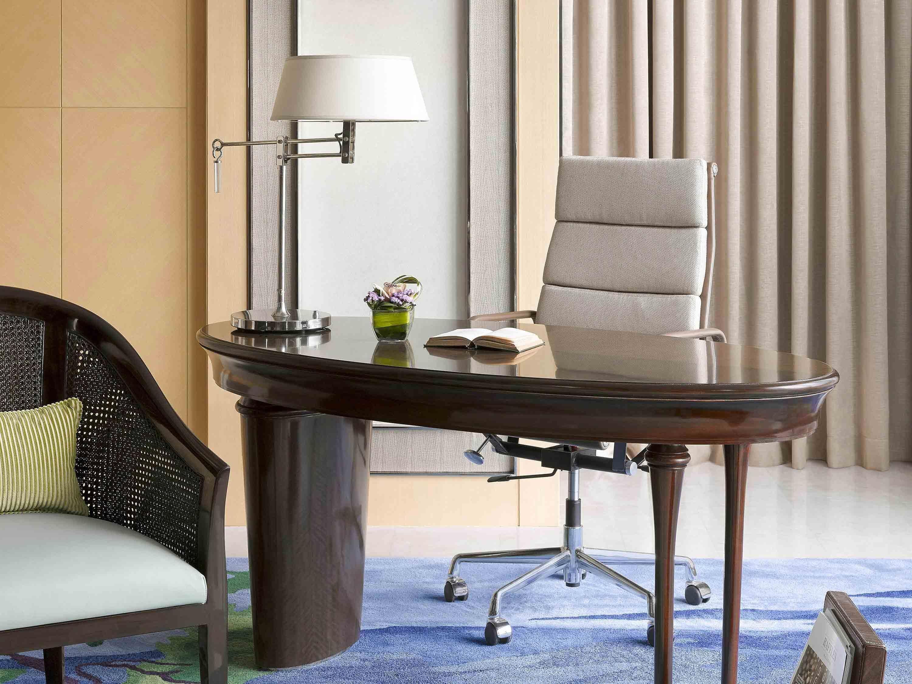 Raffles, Room, 1 King Bed | 1 bedroom, Egyptian cotton sheets, premium bedding, minibar