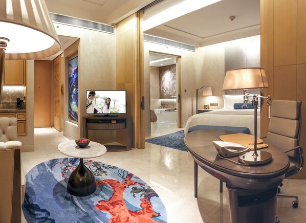 1 bedroom, Egyptian cotton sheets, premium bedding, minibar