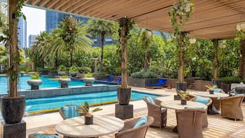 2 bars/lounges, poolside bar