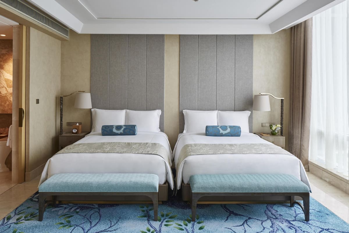 1 bedroom, Egyptian cotton sheets, premium bedding, minibar