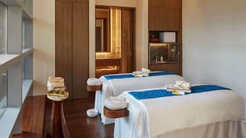 Couples treatment room(s), sauna, hot tub, steam room, body treatments