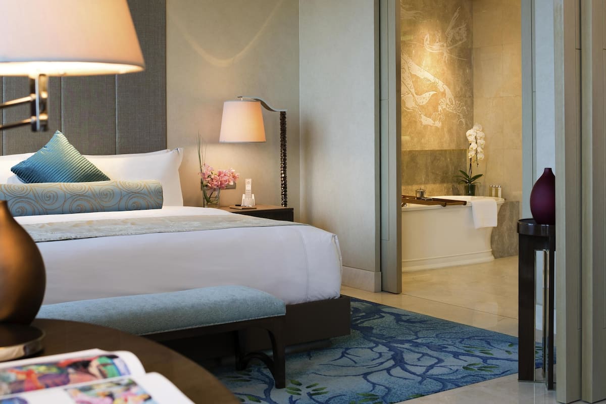 1 bedroom, Egyptian cotton sheets, premium bedding, minibar