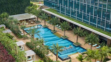 2 bars/lounges, een poolbar