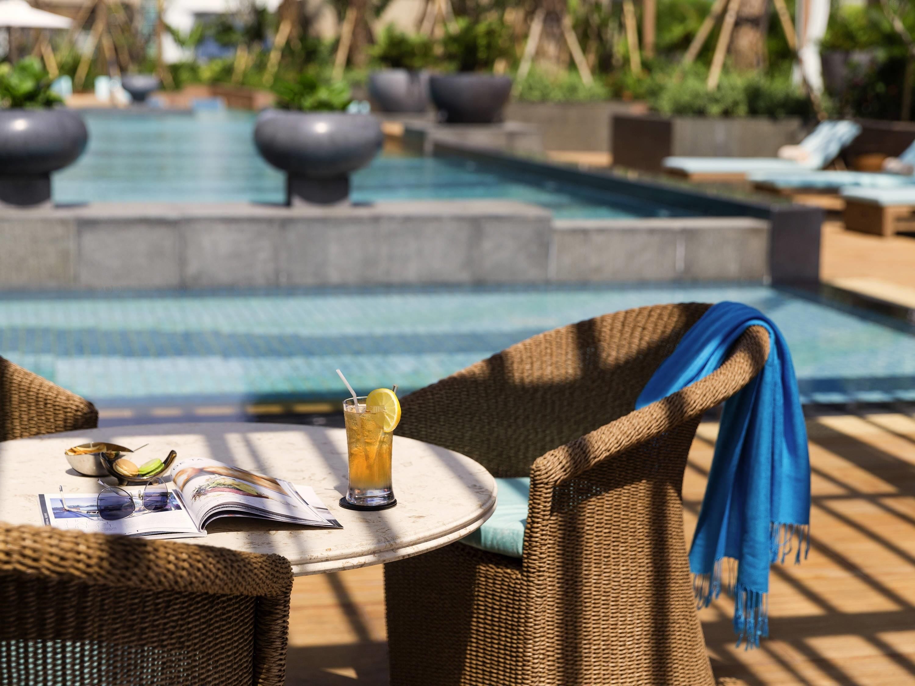 2 kolam renang outdoor, dengan cabana (dengan biaya tambahan)