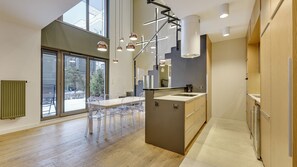 Luxury-Apartment, 3 Schlafzimmer (6 adults) | Eigene Kochnische | Kühlschrank, Mikrowelle, Herdplatte, Geschirrspüler