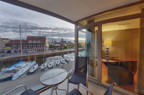 Luxury Apartment, 3 Bedrooms, Balcony, City View (Living room) | View from room