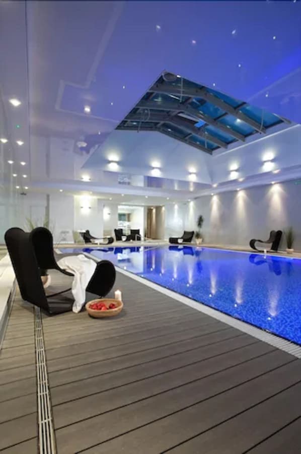 Indendørs pool, udendørs pool, liggestole