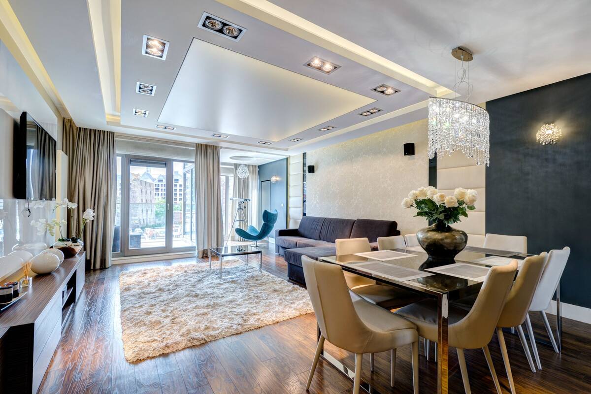 Luxury Apartment, 2 Bedrooms, Balcony, River View (6 adults) | Ruang tamu | 42 inci televisyen LCD dengan kabel, TV 