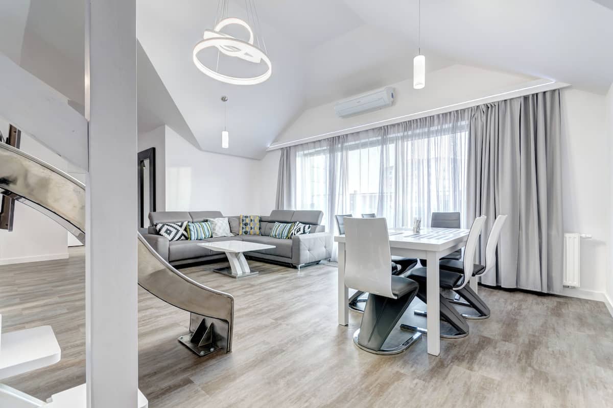 Luxury Loft, 2 Bedrooms, Terrace, River View (7 adults) | Peralatan tempat tidur premium, dihias secara berasingan