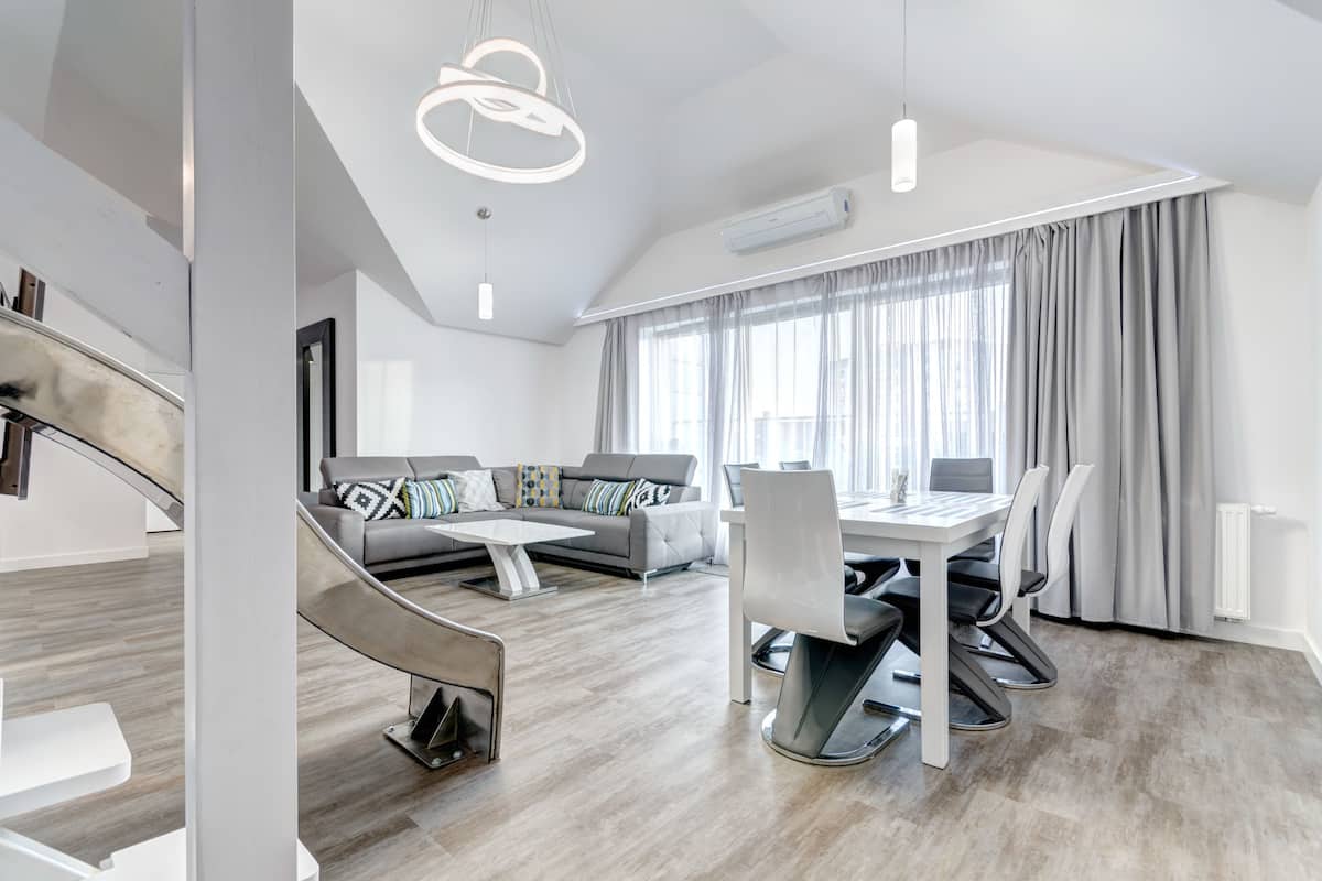 Lyxloft - 2 sovrum - terrass - utsikt mot floden (7 adults) | Vardagsrum | 42-tums LCD-tv med kabelkanaler och tv