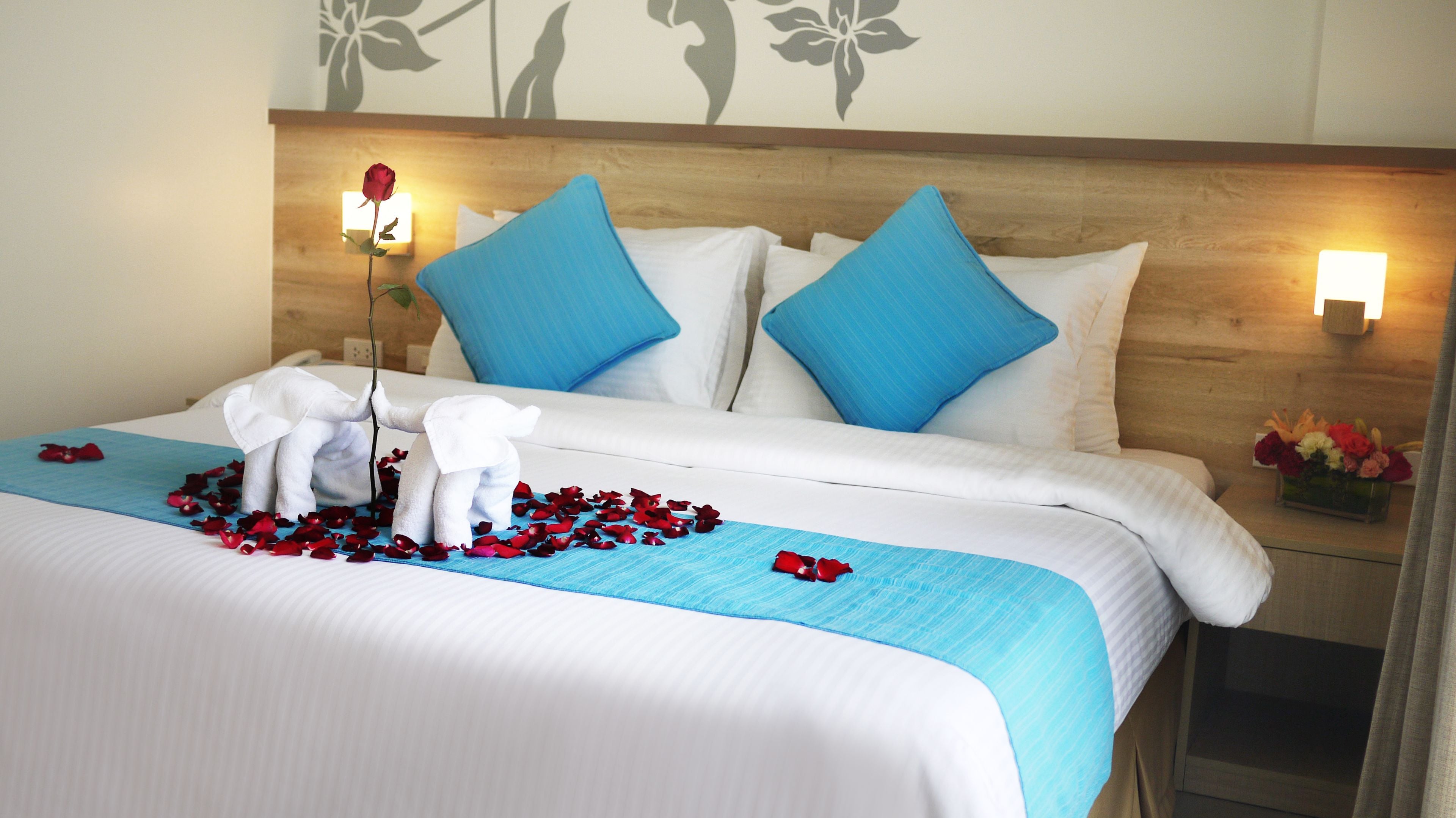 apartment, 1 bedroom | minibar, in-room safe, laptop workspace, blackout curtains