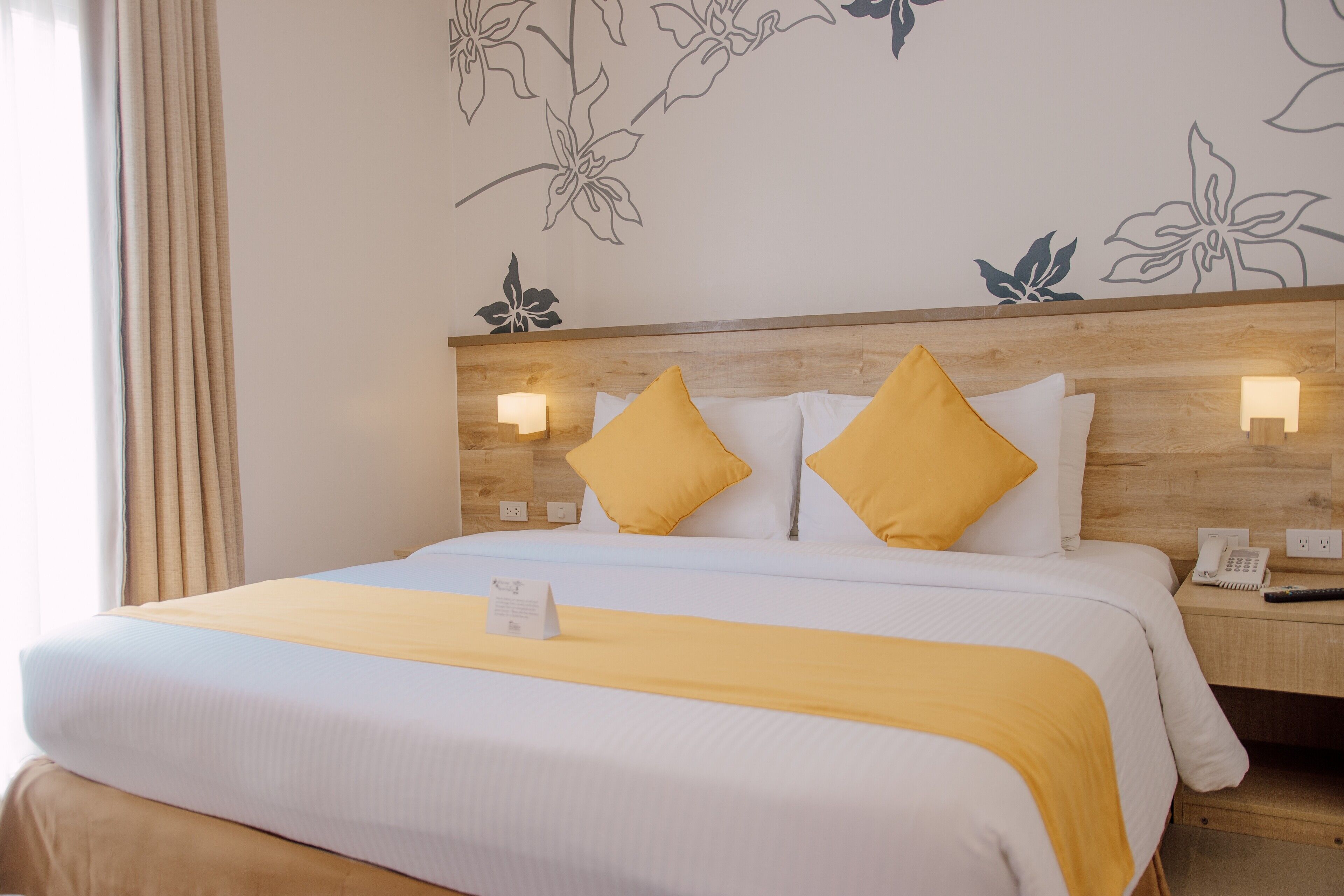 3 bedroom apartment suite | minibar, in-room safe, laptop workspace, blackout curtains