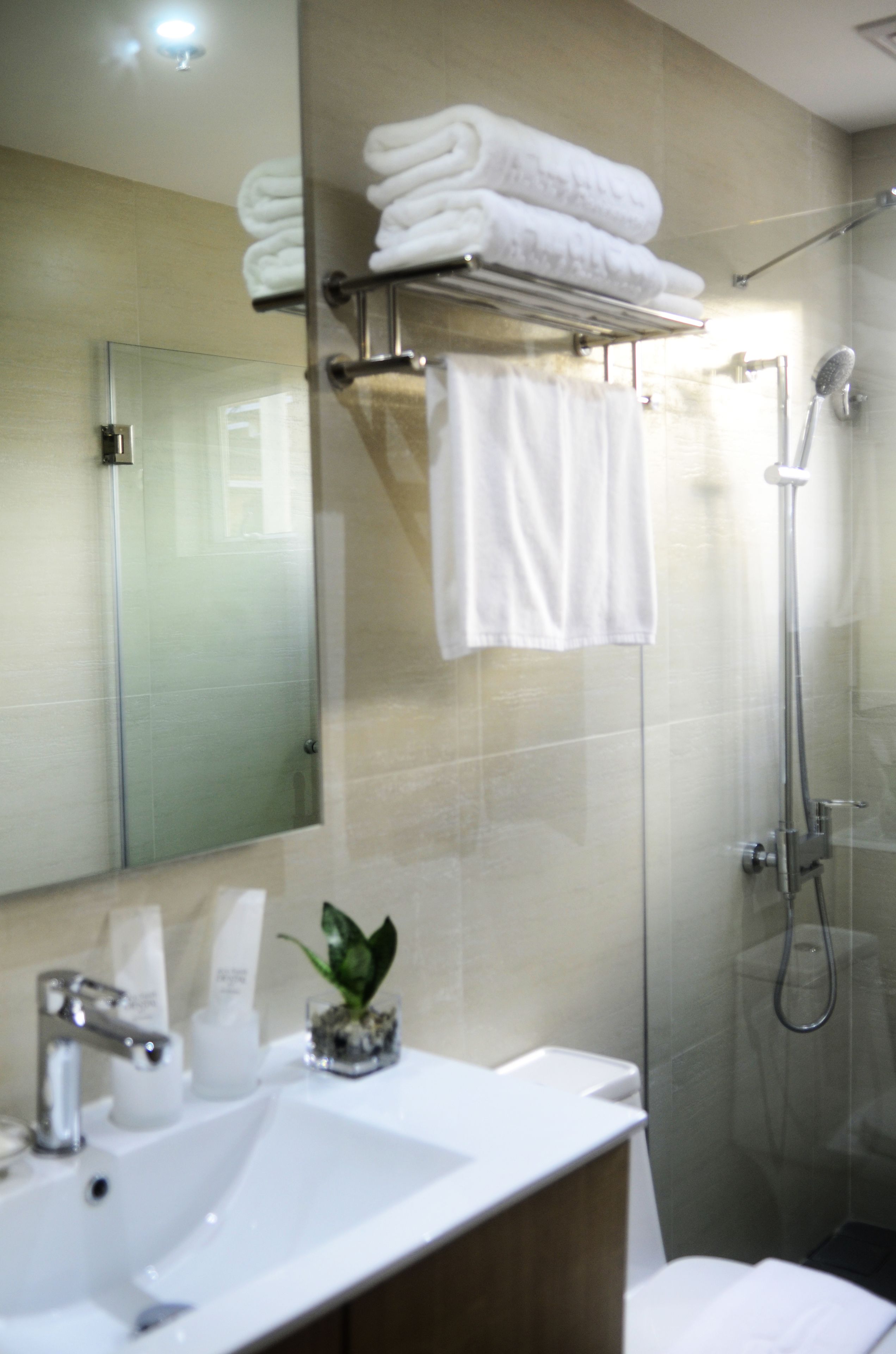 apartment, 2 bedrooms | bathroom | shower, free toiletries, hair dryer, bidet