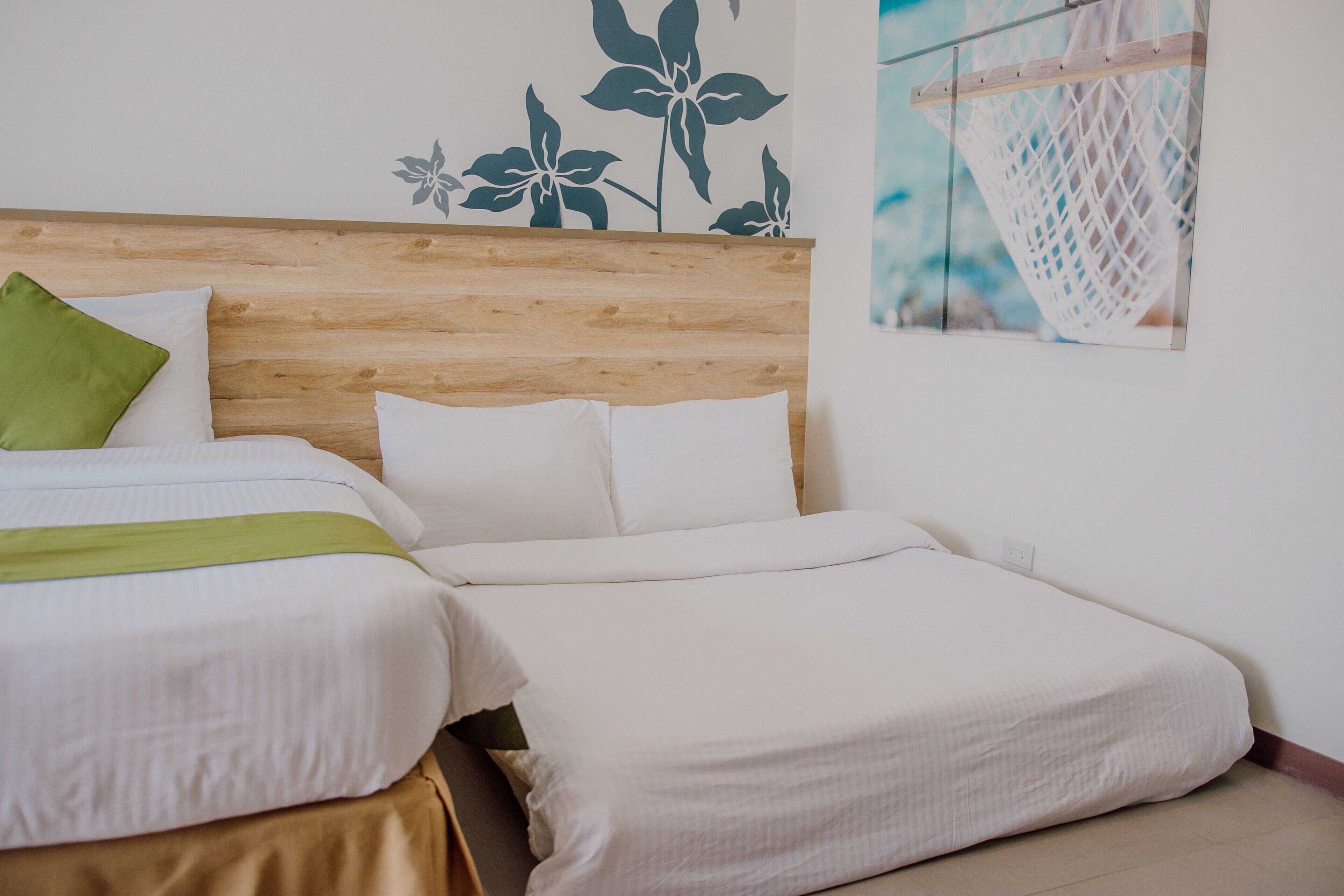 minibar, in-room safe, laptop workspace, blackout curtains