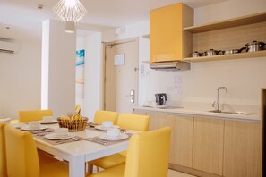 3 Bedroom Apartment Suite | In-room dining - Azalea Hotels & Residences Boracay (Boracay Island)