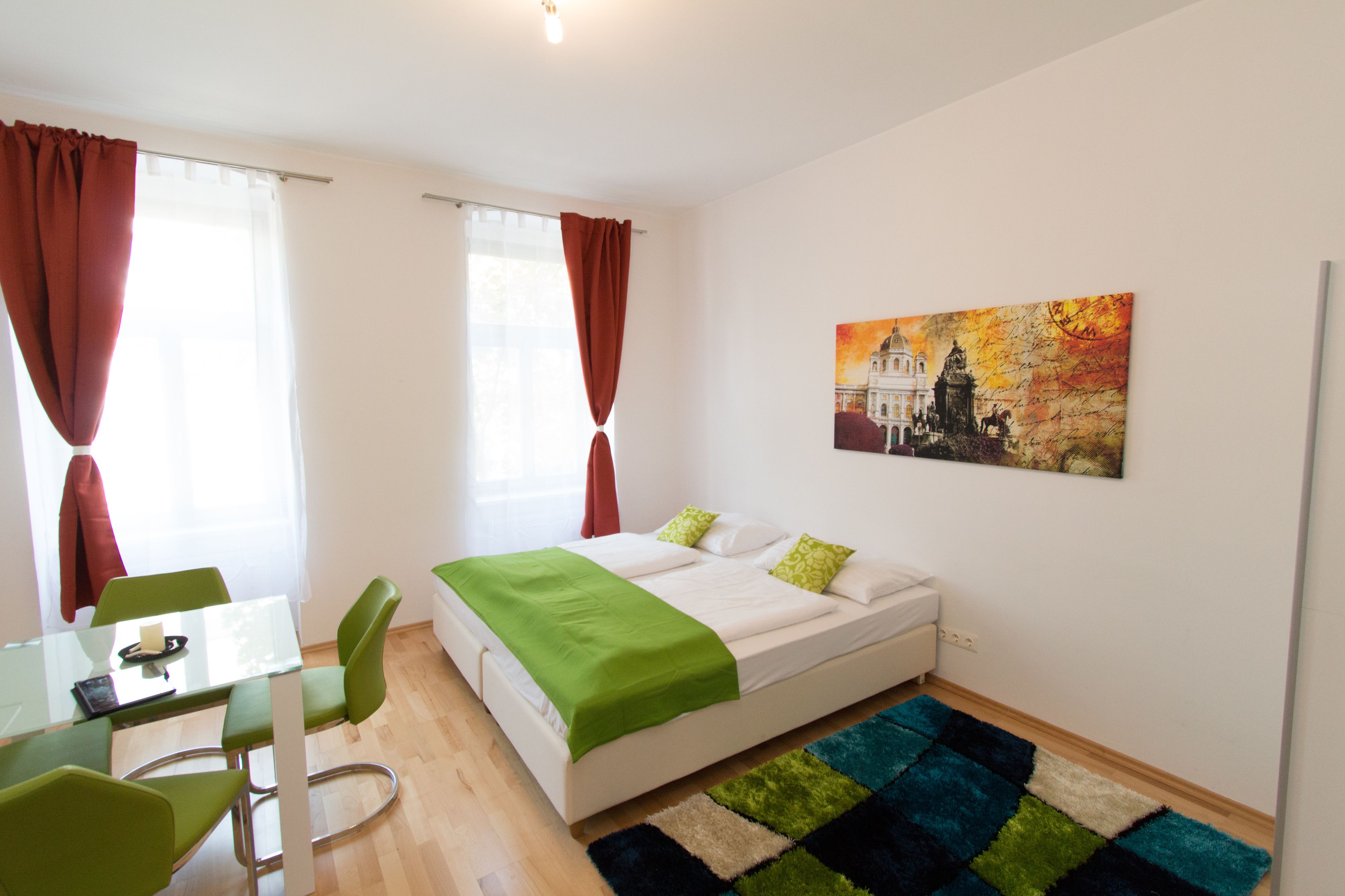 Strykejern/-brett, barnesenger (inkludert) og wi-fi (inkludert)