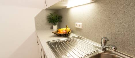 Apartment, 2 Bedrooms | Private kitchen | Microwave, coffee/tea maker