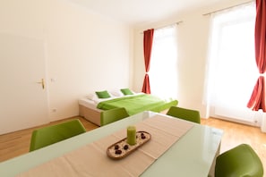 Apartment, 2 Bedrooms | In-room dining