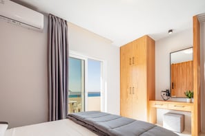 Una cassaforte in camera, tende oscuranti, insonorizzazione