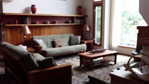 Casa, 5 quartos, cozinha, vista para o campo de golfe | Sala de estar