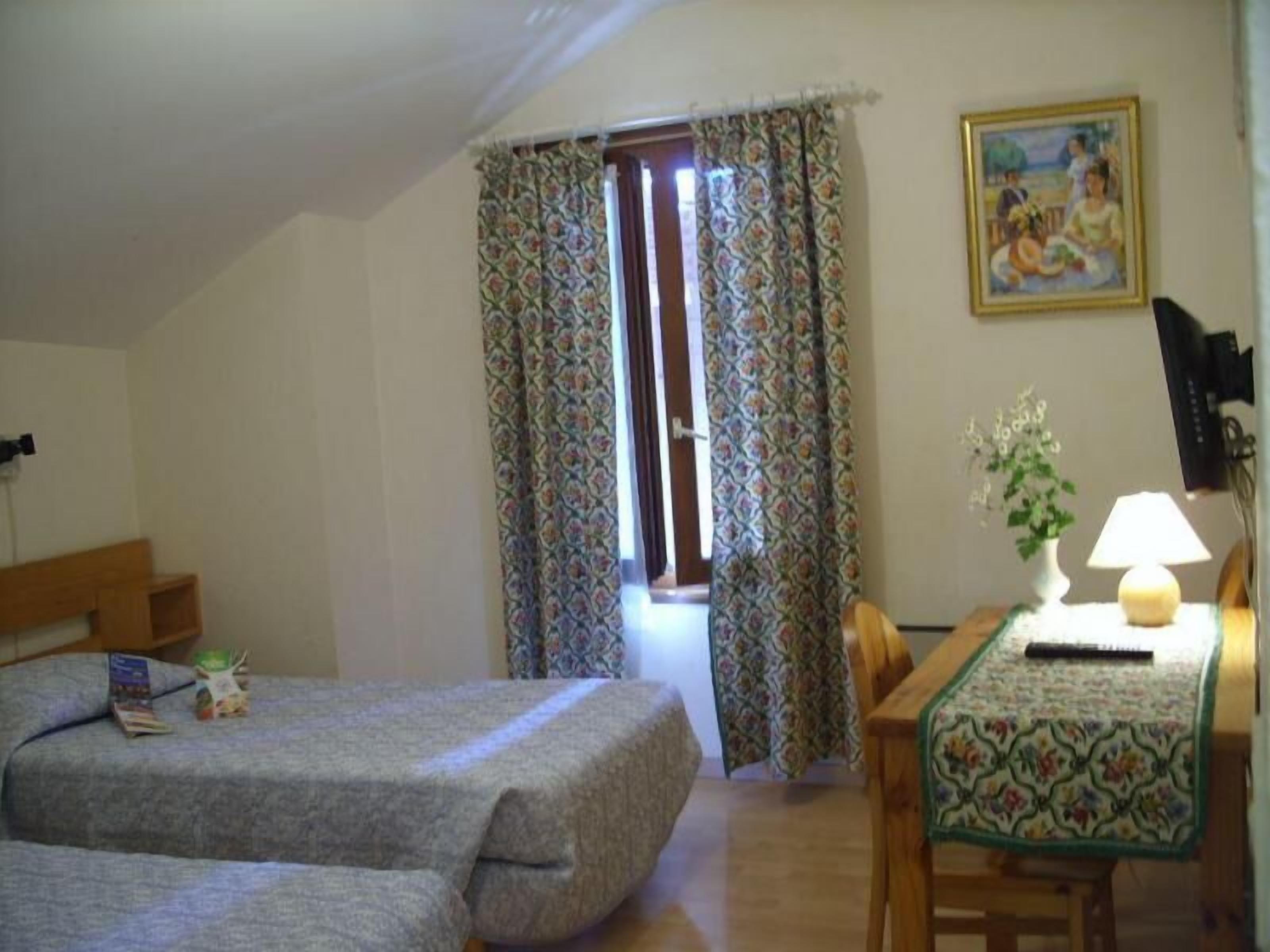 classic double or twin room | desk, iron/ironing board, free cots/infant beds, rollaway beds