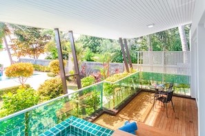 Beachfront Suite with Private Jacuzzi | Balcony