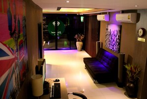 Lobby lounge - Silver Sand Suites (Krabi)