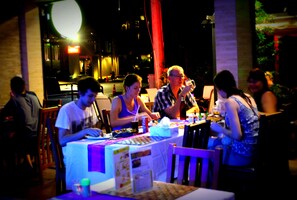 Breakfast, lunch and dinner served - Silver Sand Suites (Krabi)