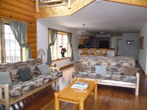 Family Townhome, Balcony, Lakeside | Living room