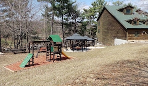 Children’s play area – outdoor