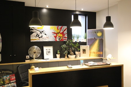 Check-in/check-out kiosk